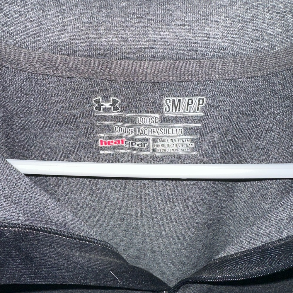 Underarmor size small - Picture 2 of 3